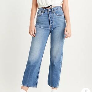 Levi’s Ribcage Straight Jean (25)